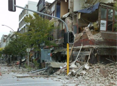 Earthquake damaged building