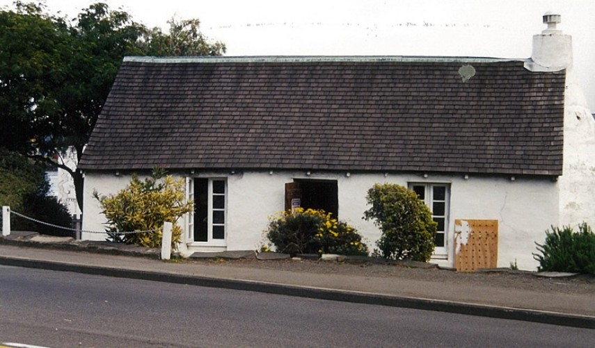 Cottage pre-earthquake