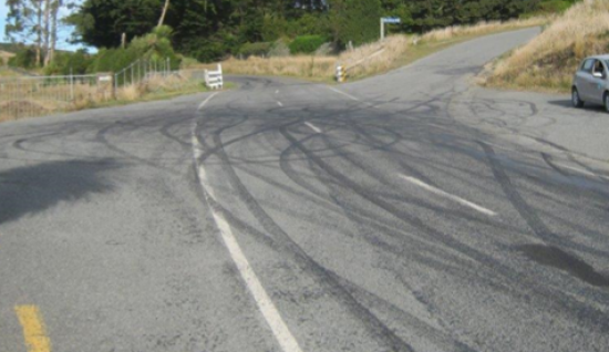 Summit Road showing burn-outs