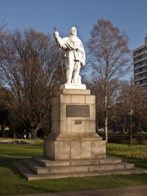 Scott statue