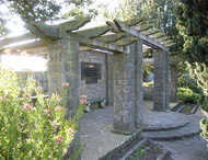 Ballantyne Memorial Rose Garden pergola before the earthquake