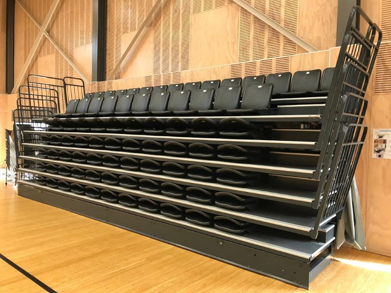 Retractable seating