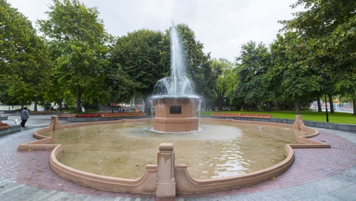 'Bowker Fountain in Victoria Square